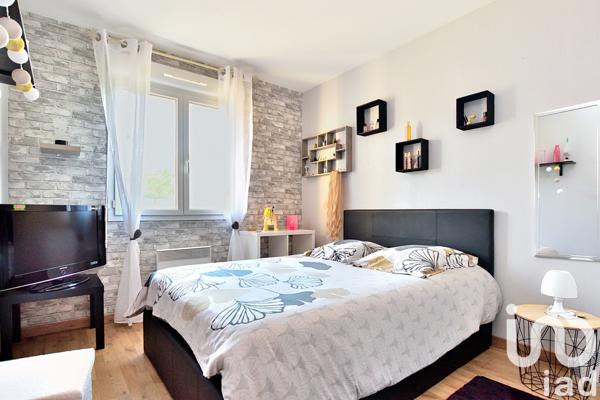 Location maison 6 pièces 100 m² Leyr