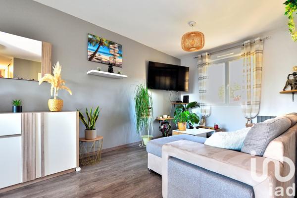 Location maison 6 pièces 100 m² Leyr