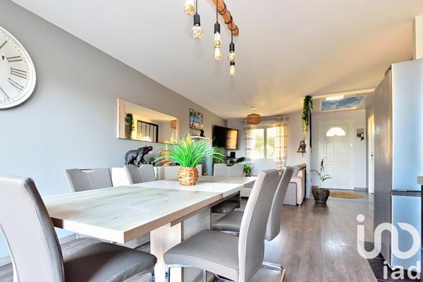 Location maison 6 pièces 100 m² Leyr