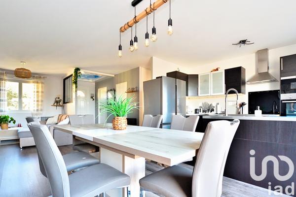 Location maison 6 pièces 100 m² Leyr