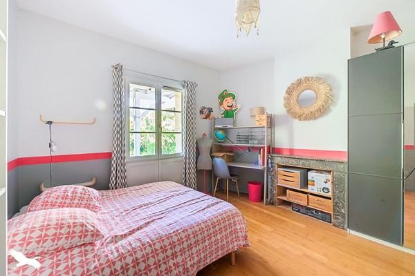 Maison à vendre 490 000 € Léognan 8 p 187 m² DPE B