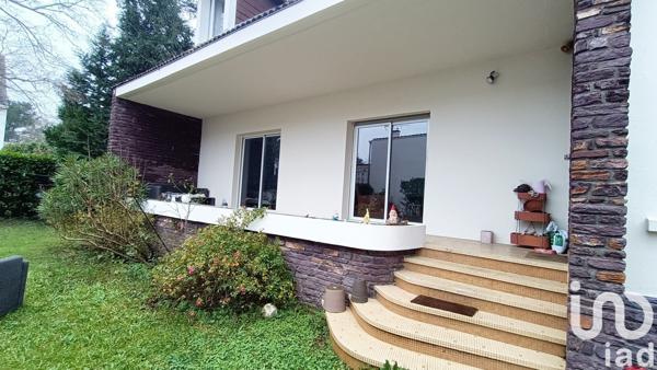 Maison traditionnelle 7 pièces de 175 m² à Orvault (44700)