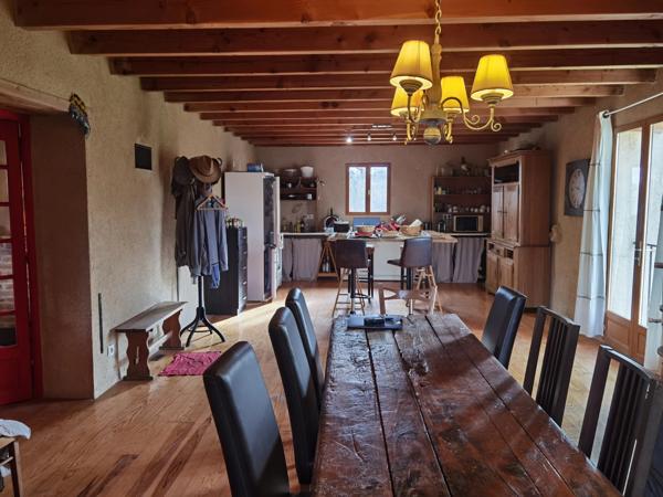 Ferme spacieuse de 220 m² avec maison d'amis et terrain équestre près de Moissac
