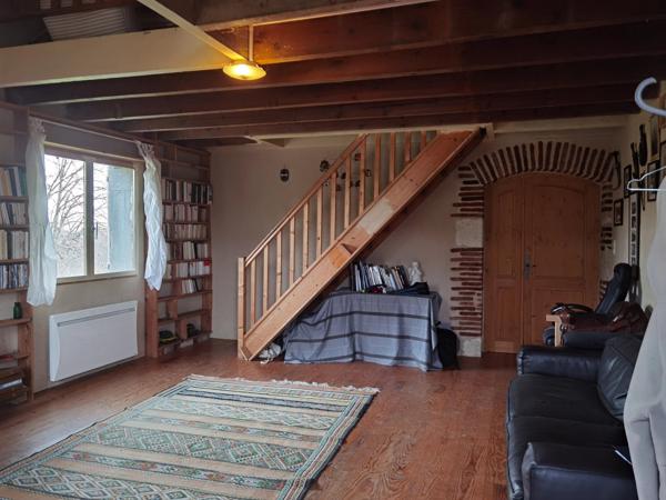 Ferme spacieuse de 220 m² avec maison d'amis et terrain équestre près de Moissac