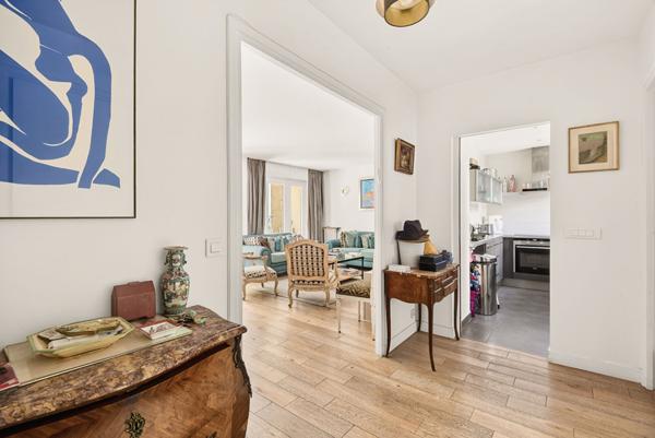 Paris 16e Mirabeau - Appartement 60 m² avec balcon plein sud