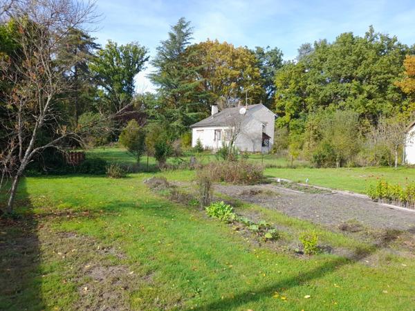 Maison / Pavillon 74 m2 + Combles aménagés  NANCAIS ( 18 )