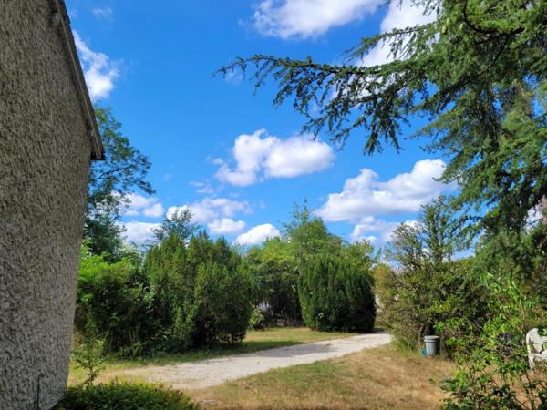 Maison / Pavillon 74 m2 + Combles aménagés  NANCAIS ( 18 )