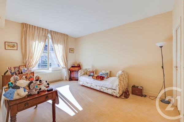 Appartement F5 à vendre  6 pièces - 148,05 m 2   PARIS  - 75016