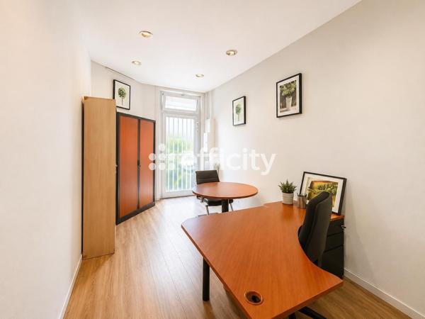 Appartement
         5 pièces
        - 97 m² Bien prestige 1 200 000 € *