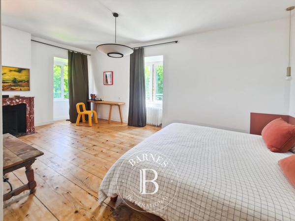 Issoire, Maison 9 Chambres -  408 m² à vendre