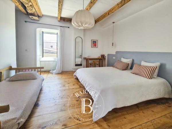 Issoire, Maison 9 Chambres -  408 m² à vendre