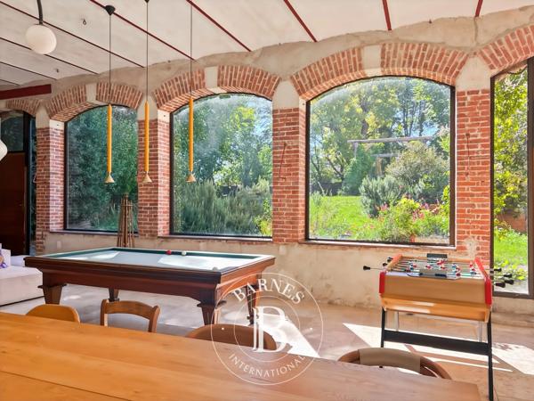 Issoire, Maison 9 Chambres -  408 m² à vendre