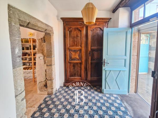 Issoire, Maison 9 Chambres -  408 m² à vendre