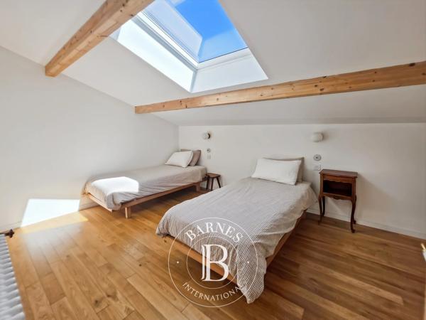 Issoire, Maison 9 Chambres -  408 m² à vendre