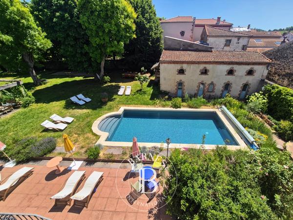 Issoire, Maison 9 Chambres -  408 m² à vendre