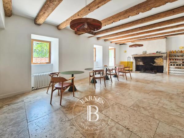 Issoire, Maison 9 Chambres -  408 m² à vendre