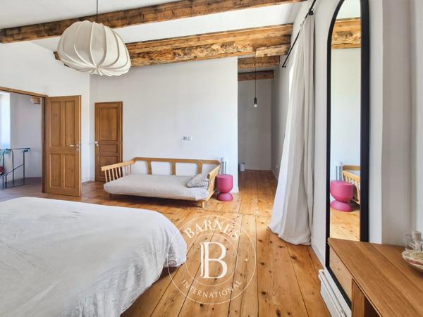 Issoire, Maison 9 Chambres -  408 m² à vendre