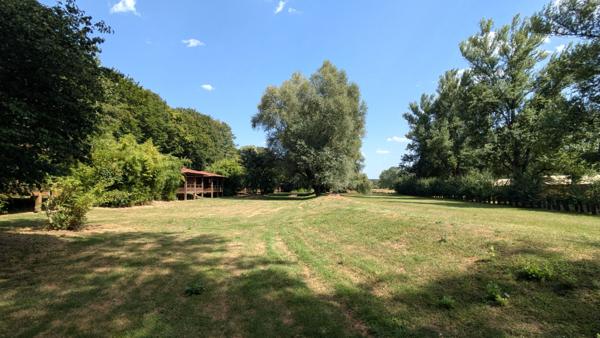 Complexe de loisirs avec 9 chalets -  27 pièce(s) - 315 m2