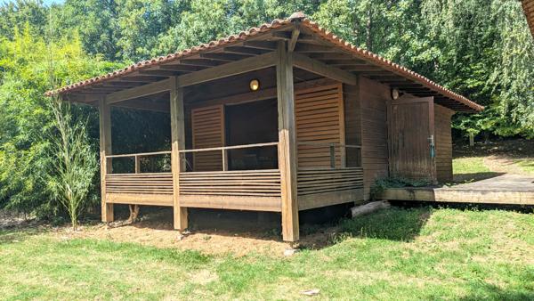 Complexe de loisirs avec 9 chalets -  27 pièce(s) - 315 m2