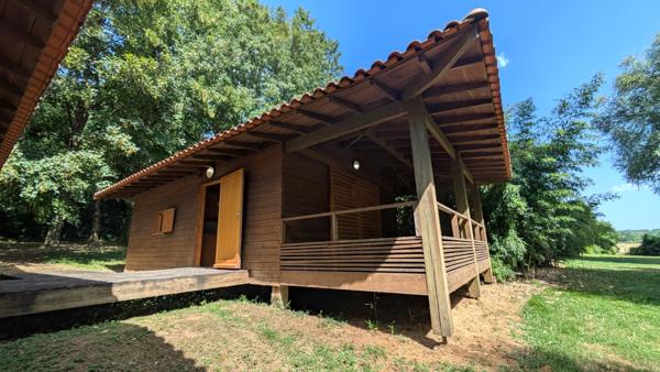 Complexe de loisirs avec 9 chalets -  27 pièce(s) - 315 m2