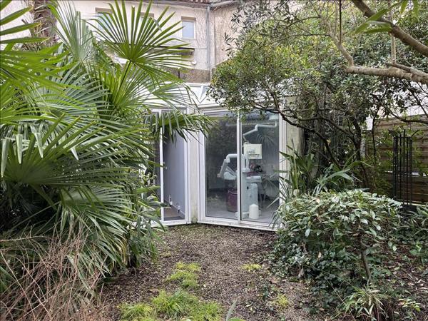 Local commercial à louer |  RUELLE SUR TOUVRE |  3 pièces | 72 m²