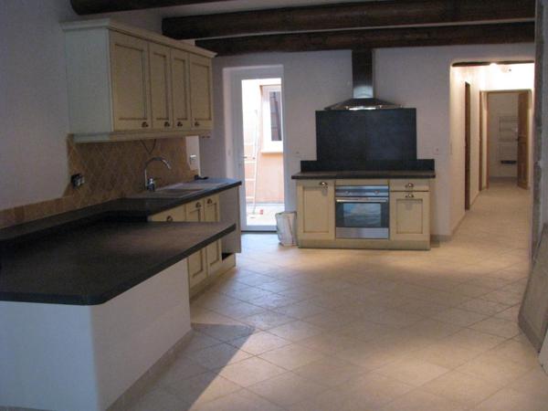 GRAND APPARTEMENT - CENTRE VILLE - TERRASSE