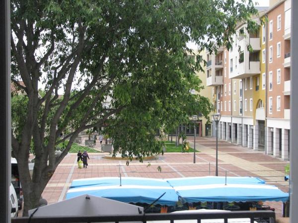 GRAND APPARTEMENT - CENTRE VILLE - TERRASSE