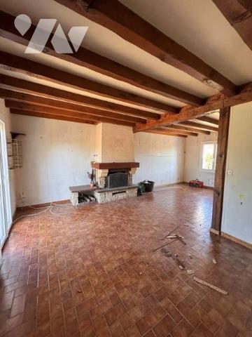 Maison de construction traditionnelle, élevée sur sous-sol total.