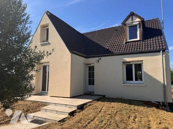 Maison de construction traditionnelle, élevée sur sous-sol total.