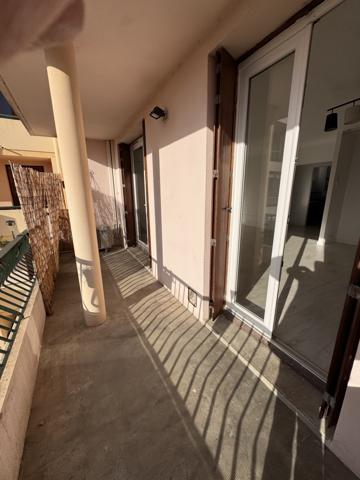 Avignon (84000) T4 de 70m2 refait à neuf au calme avec terrasse , cave et parking