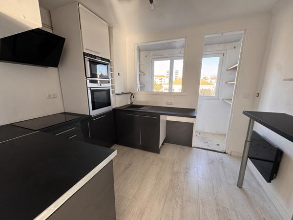 Avignon (84000) T4 de 70m2 refait à neuf au calme avec terrasse , cave et parking