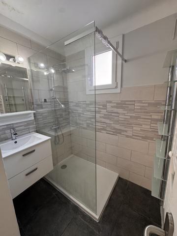 Avignon (84000) T4 de 70m2 refait à neuf au calme avec terrasse , cave et parking