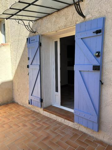 APPARTEMENT T2 AVEC TERRASSE ET PLACE DE PARKING GREASQUE (13850)