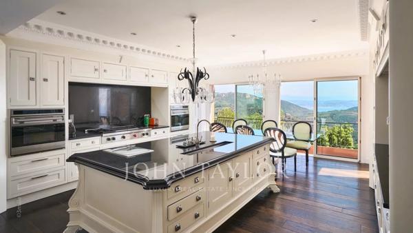 Magnifique maison familiale avec une vue mer panoramique