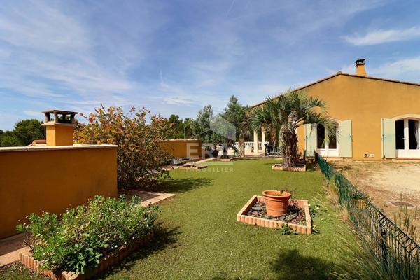 A vendre maison type 5 de 160m2+ 200m2 aménagés avec vue dégagée, piscine intérieure à Ensuès la Redonne 13220