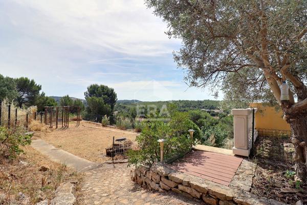 A vendre maison type 5 de 160m2+ 200m2 aménagés avec vue dégagée, piscine intérieure à Ensuès la Redonne 13220