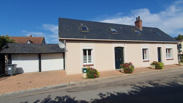 MAISON DE VILLGE AU PIED D'YVETOT