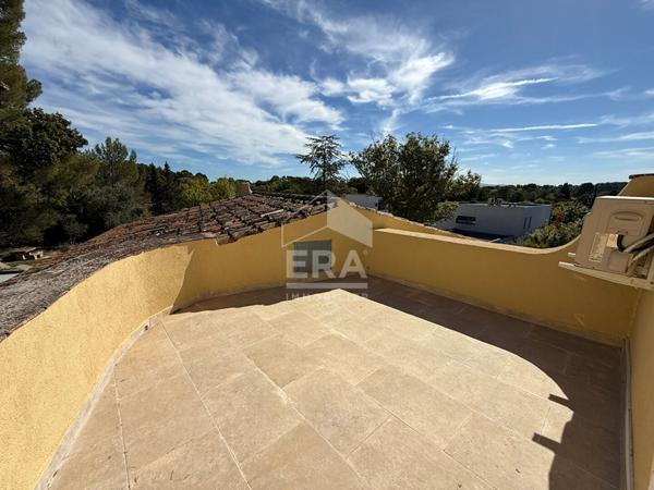 Aix-en-Provence - Secteur Les Granettes, maison de 200m² avec piscine