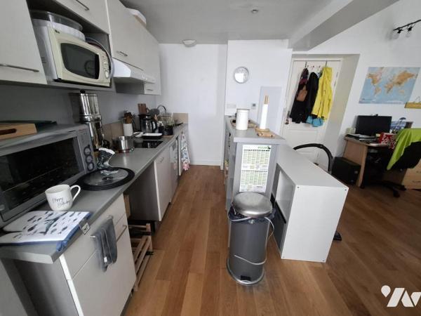 Apt T2 Loué - à SAINTES - rive gauche - dans le centre - rue des jacobins - avec cave et terrasse