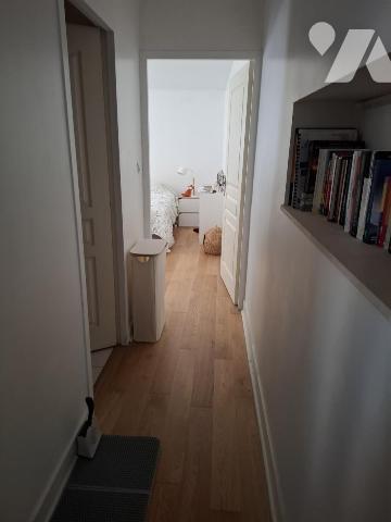 Apt T2 Loué - à SAINTES - rive gauche - dans le centre - rue des jacobins - avec cave et terrasse