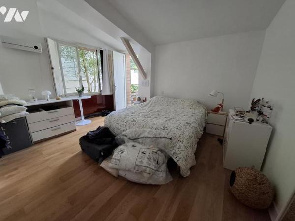 Apt T2 Loué - à SAINTES - rive gauche - dans le centre - rue des jacobins - avec cave et terrasse