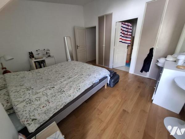 Apt T2 Loué - à SAINTES - rive gauche - dans le centre - rue des jacobins - avec cave et terrasse
