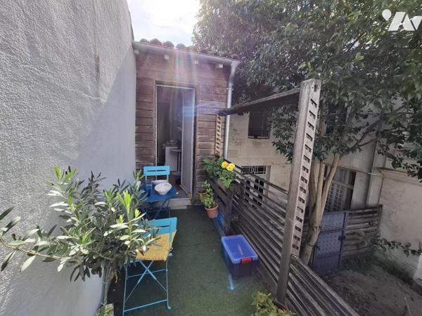 Apt T2 Loué - à SAINTES - rive gauche - dans le centre - rue des jacobins - avec cave et terrasse