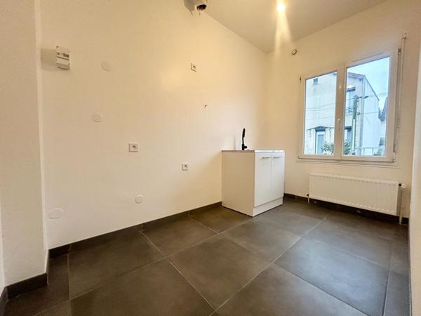 Fontenay Maison proche RER 15 min avec 2 terrasses, jardin et garage