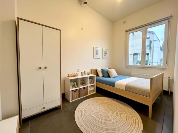Fontenay Maison proche RER 15 min avec 2 terrasses, jardin et garage