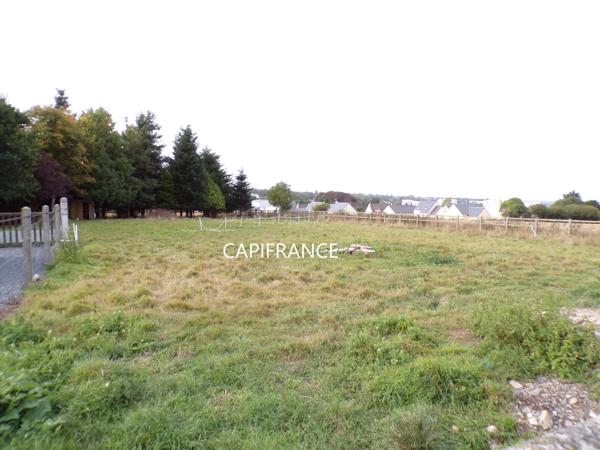 SAINT-LÔ, emplacement idéal pour ce terrain constructible de 2100 m²