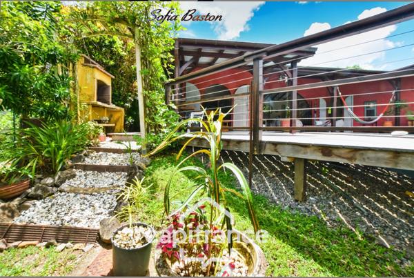 LES TROIS ILETS (972) - Maison d'exception à vendre - 5 pièces (T3+Studio ind.) - Piscine, carbet, proche plage, jardin.