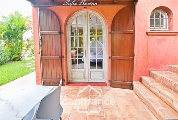 LES TROIS ILETS (972) - Maison d'exception à vendre - 5 pièces (T3+Studio ind.) - Piscine, carbet, proche plage, jardin.