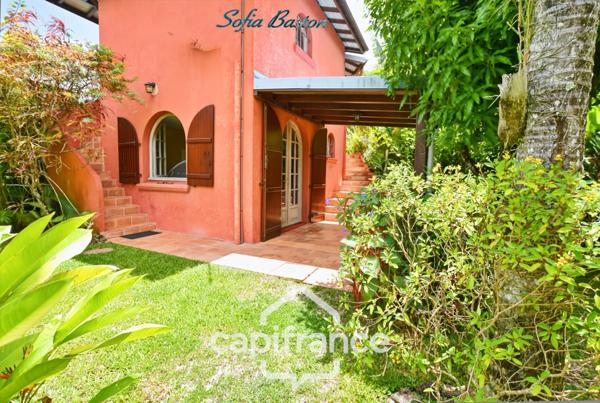 LES TROIS ILETS (972) - Maison d'exception à vendre - 5 pièces (T3+Studio ind.) - Piscine, carbet, proche plage, jardin.