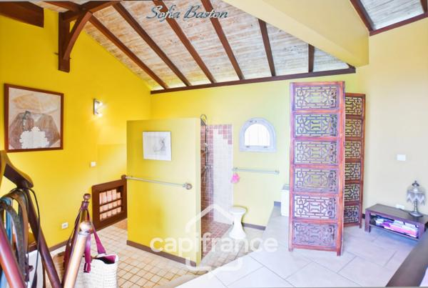 LES TROIS ILETS (972) - Maison d'exception à vendre - 5 pièces (T3+Studio ind.) - Piscine, carbet, proche plage, jardin.